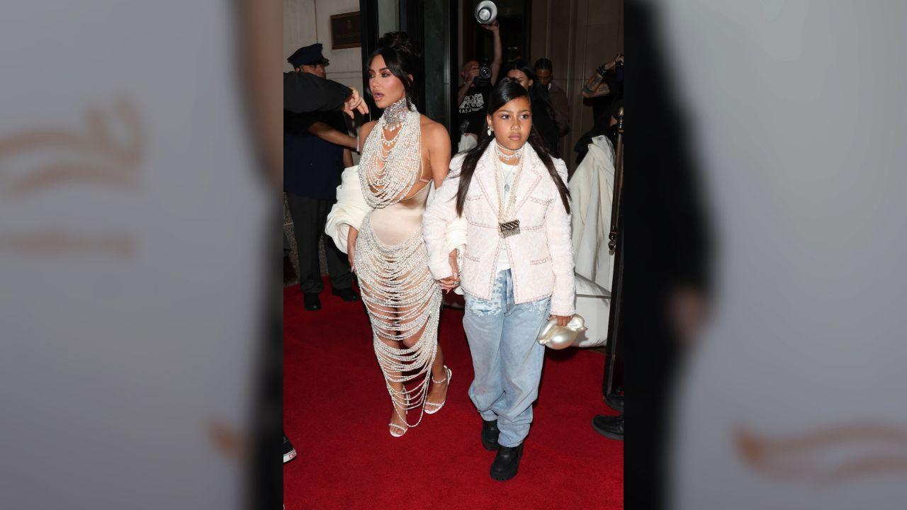 picture of Kim kardashian and north west