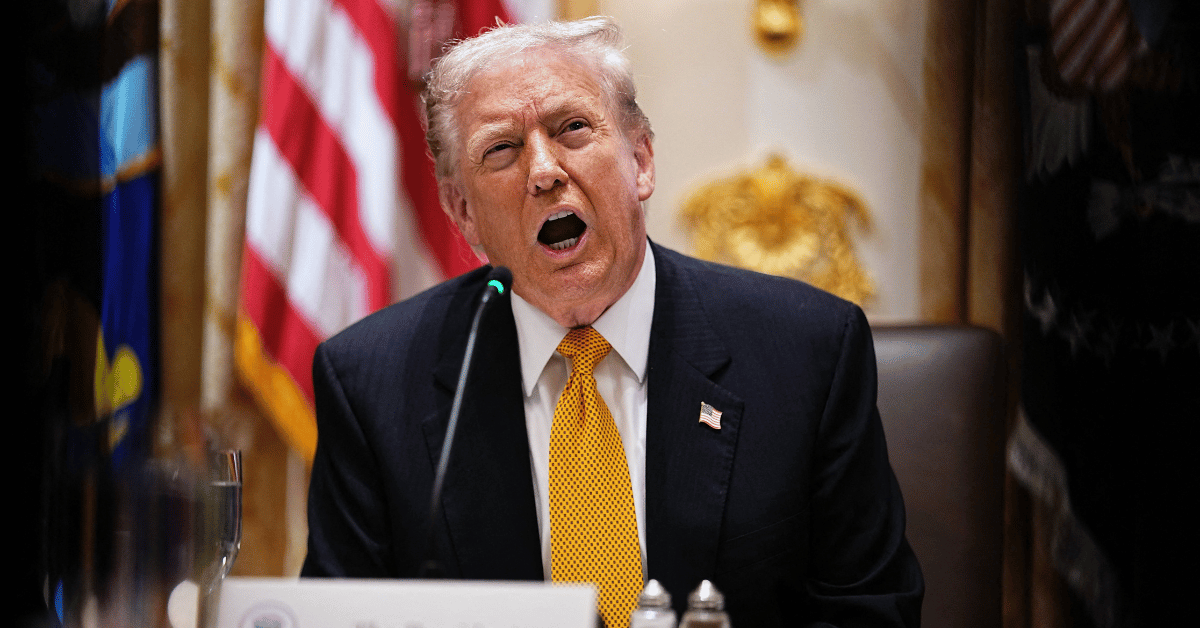 Trump s Incoherent Rambling Difficulty Clapping Fuels Dementia Rumors trump-s-incoherent-rambling-difficulty-clapping-fuels-dementia-rumors