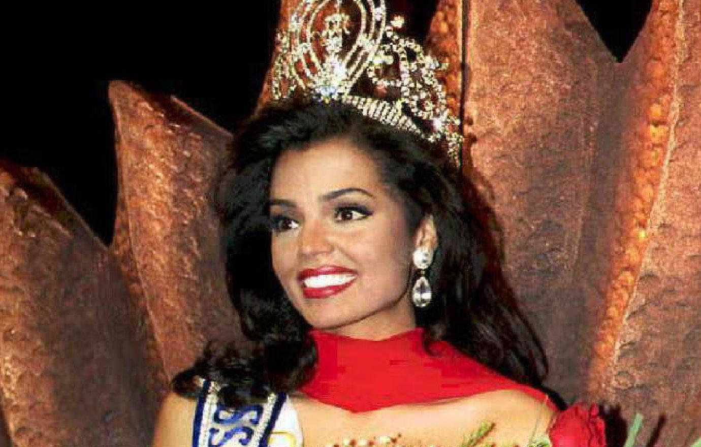 Former Miss USA Chelsi Smith Dies