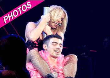 //britney spears straddles joe jonas