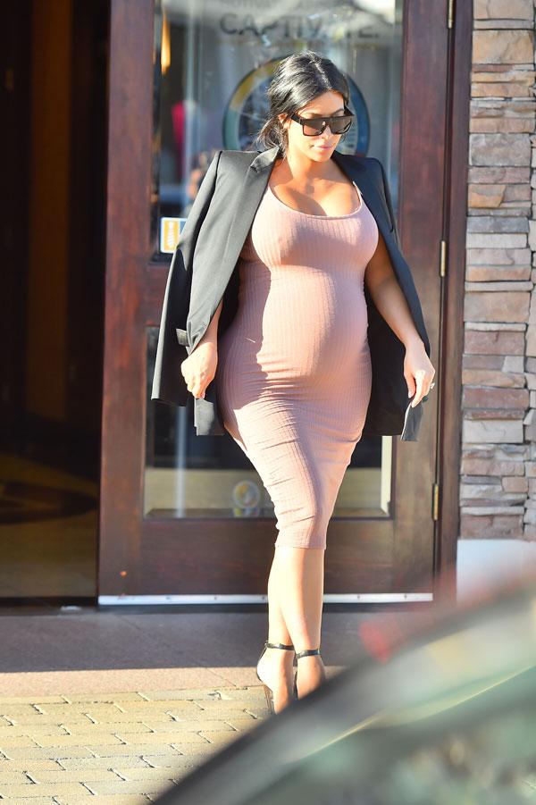 Kim Kardashian Baby Bump Butt Photos