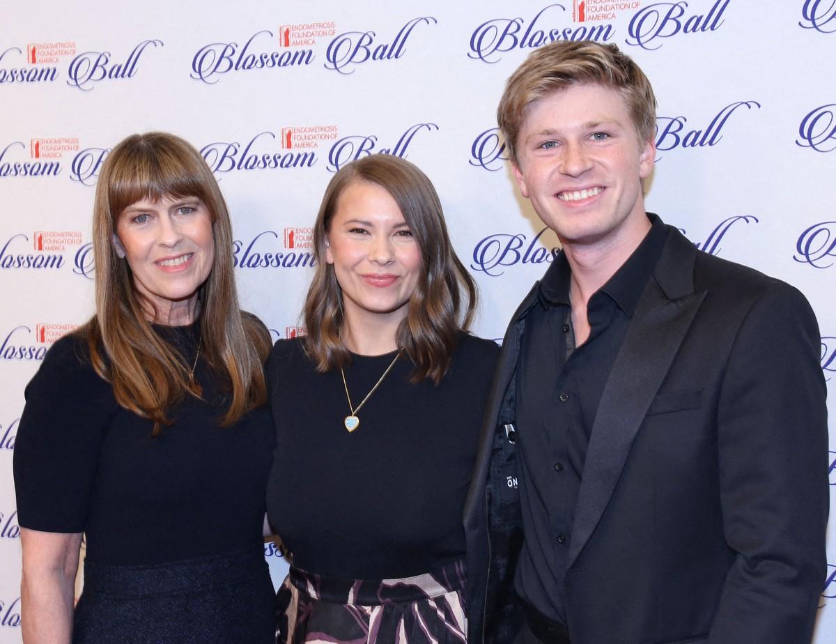 Bindi and Robert Irwin are encouraging their mom, Terri Irwin, to start dating after years of focusing on Steve Irwin's legacy.