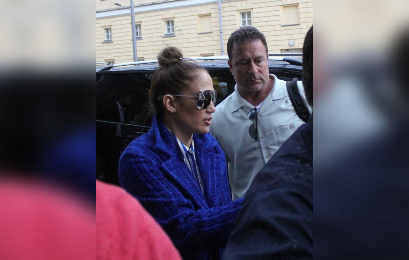 //jennifer lopez hits moscow with kids