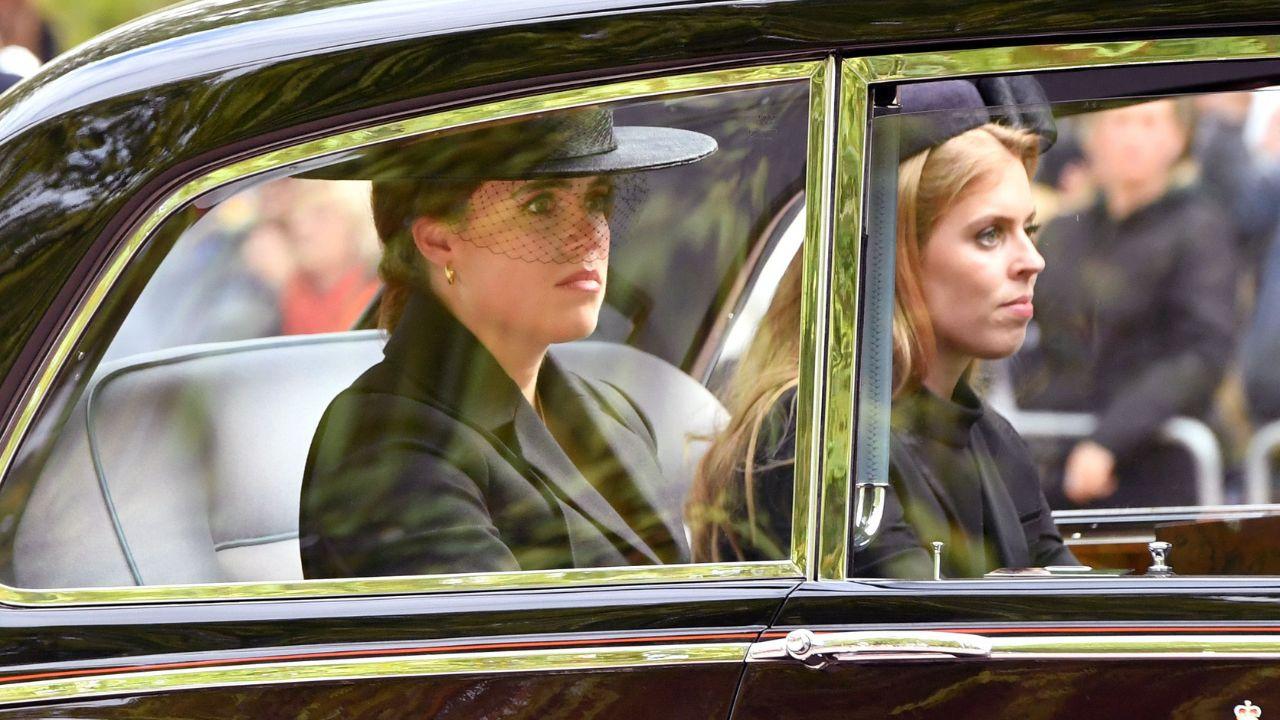 Photo of Princess Eugenie and Princess Beatrice