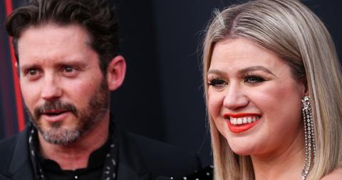 Kelly Clarkson's Ex-Husband Ordered to Pay Singer $2.6 Million in Fight