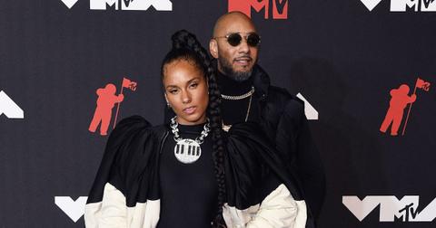 usher extra close alicia keys super bowl halftime show swizz beatz