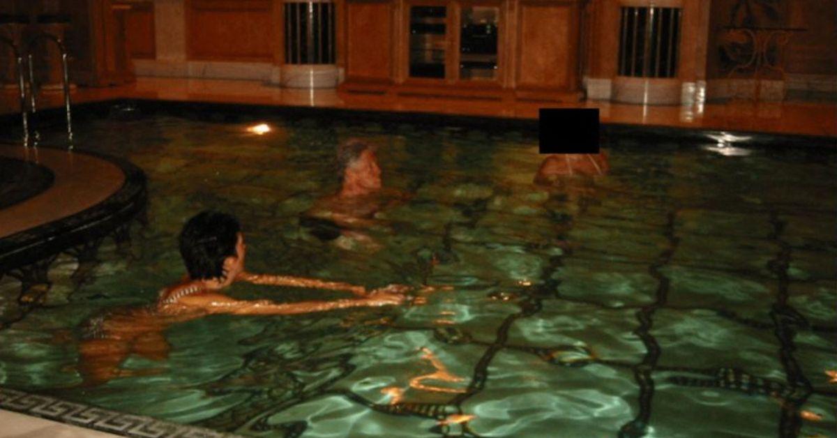 Photo of Ghislaine Maxwell, Bill Clinton