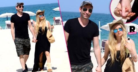 Avril Lavigne Beach Lyme Disease