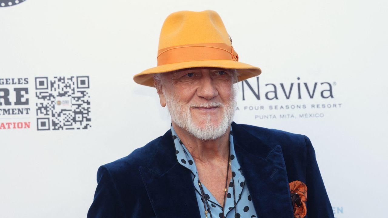 image of Mick Fleetwood also paid tribute to Christopher Nicks.