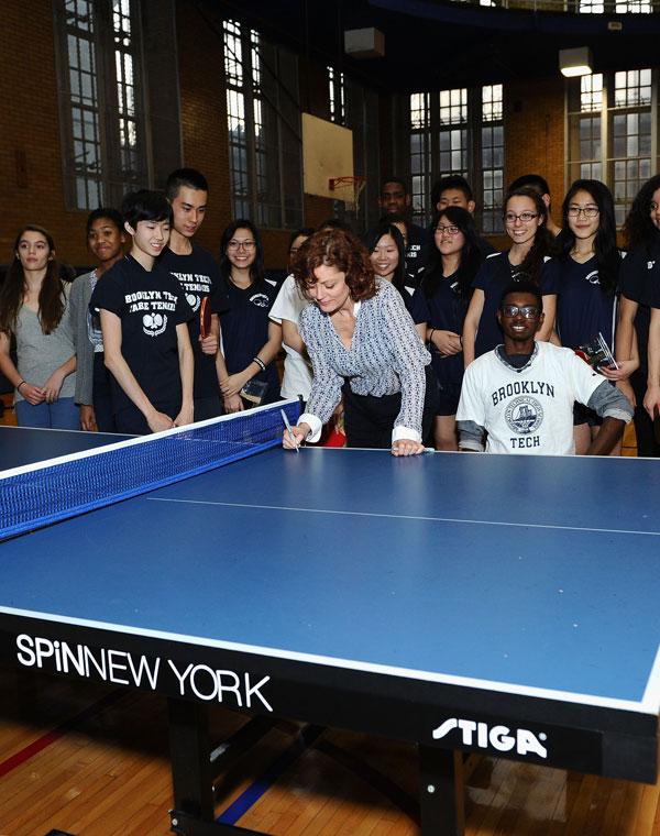 //Susan Sarandon Schools NYC Students