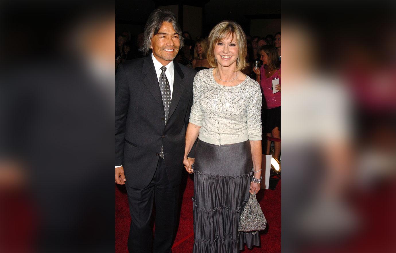 //olivia newton john missing boyfriend begs reunion before cancer death