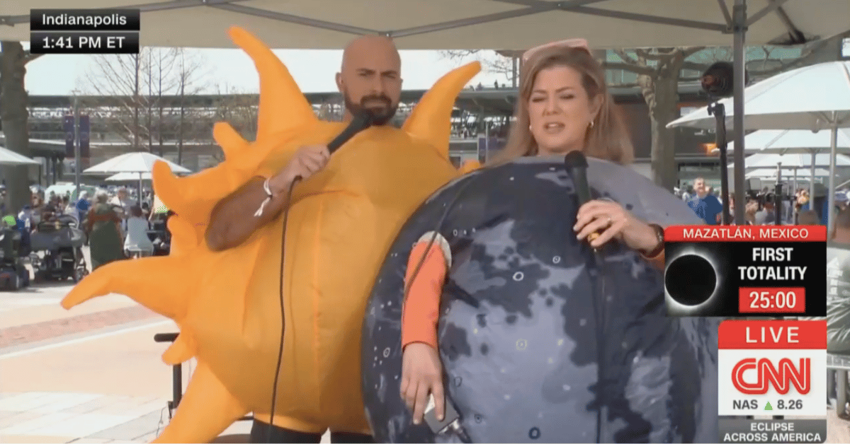 cnn host dress up as the sun and moon solar eclipse