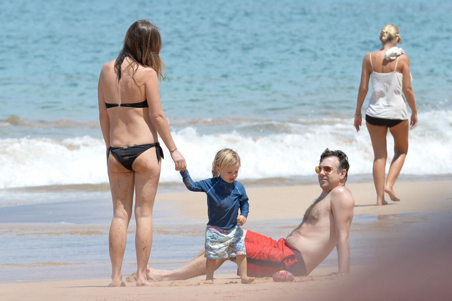 Olivia Wilde Pregnant Bikini Body Family Vacation