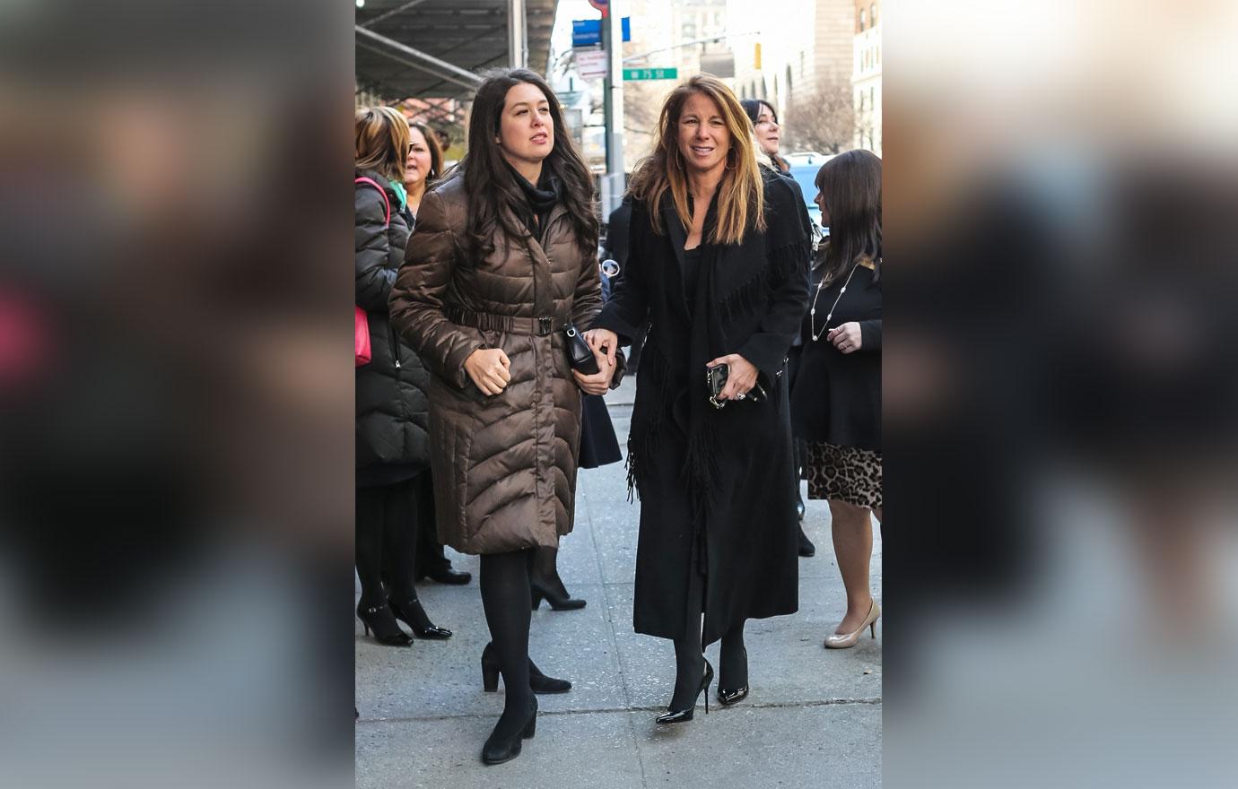 //Bethenny frankel jill zarin bobby funeral