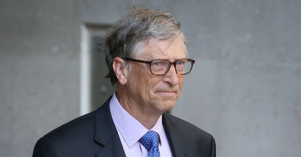 new photo bill gates posing jeffrey epstein accuser