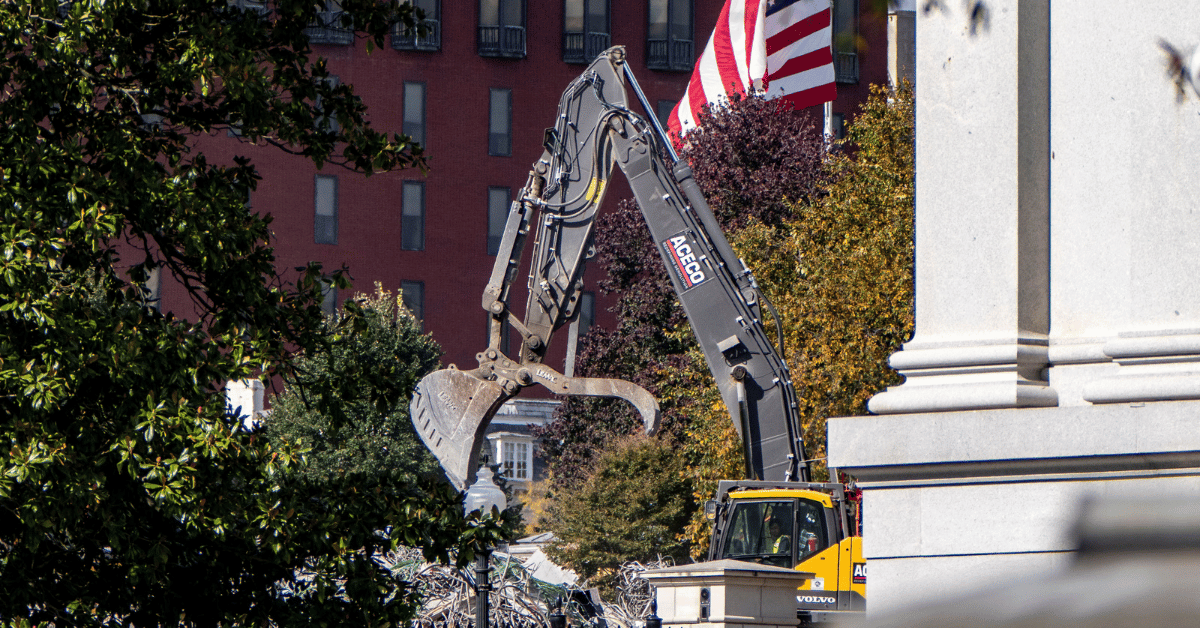 Photo of the White House construction