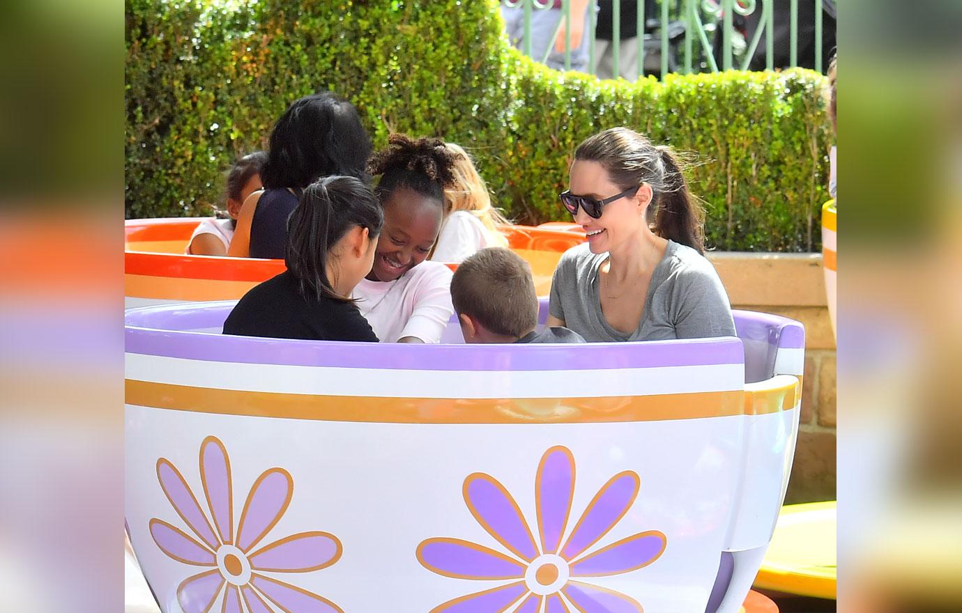 Brad Pitt Angelina Jolie Kids Shiloh Birthday Disneyland Pics