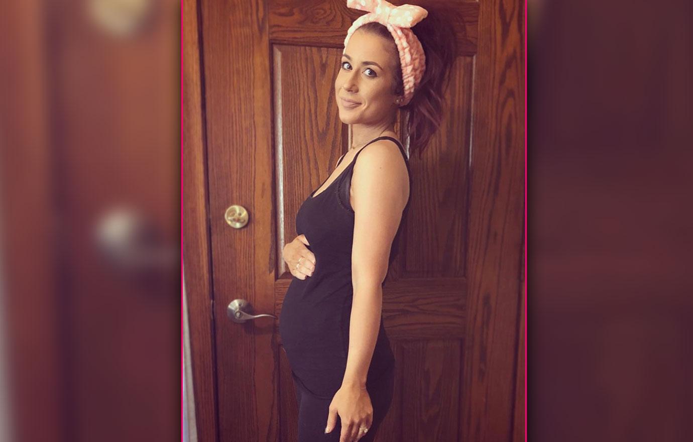 Chelsea Houska Reveals New Baby Bump Photo