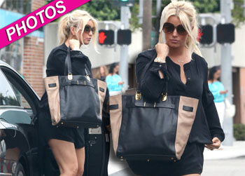 //jessica simpson legs