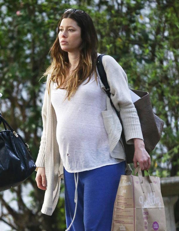 Pregnant Jessica Biel Returns To Work