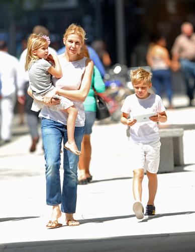 A Battle Won: Kelly Rutherford's Shocking Custody Decision! 9 Photos Of ...