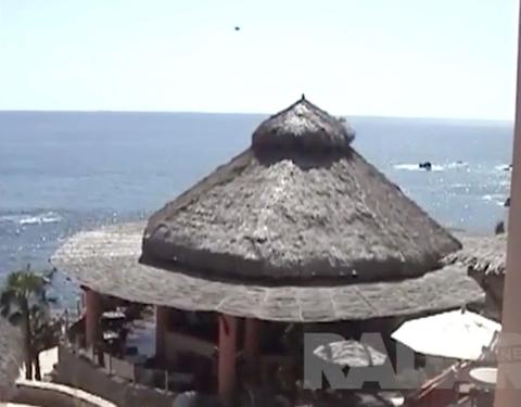 Kim Kardashian & Ray J Videotape Mexico Sex Tape Love Den