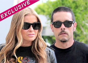 //carmen electra split fiance fameflynet