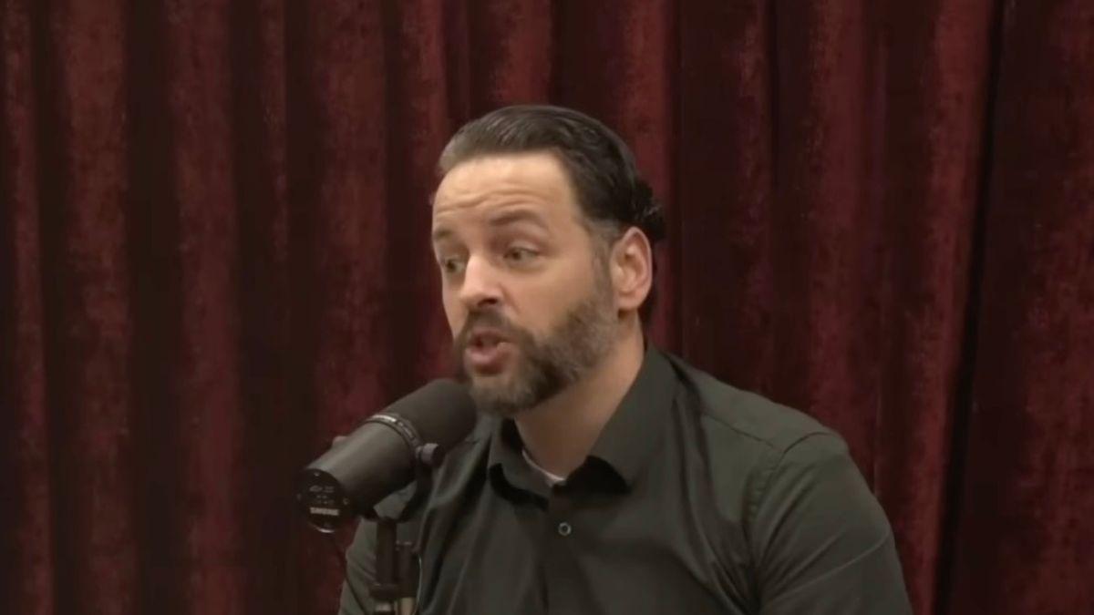 Photo of Andrew Wilson