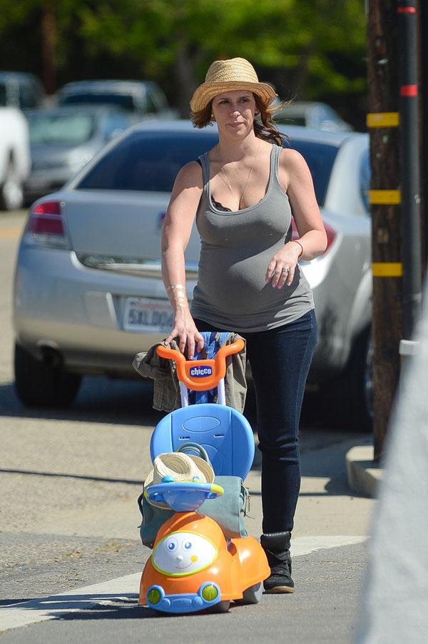 Jennifer Love Hewitt Pregnant Tank Top