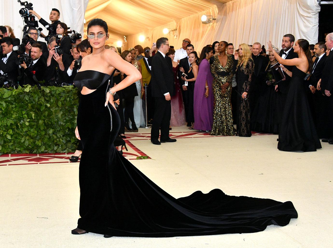 //met gala  kim kardashian kylie jenner