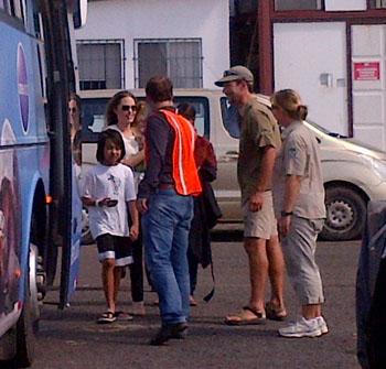 //angelina jolie kids bus twitter