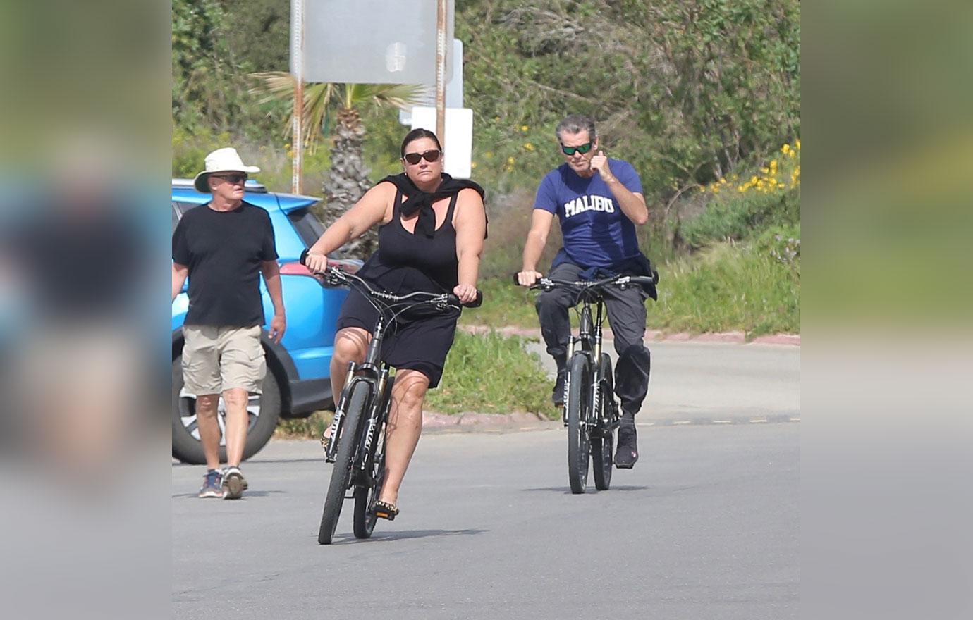 //pierce brosnan keely shaye smith marriage bike ride malibu