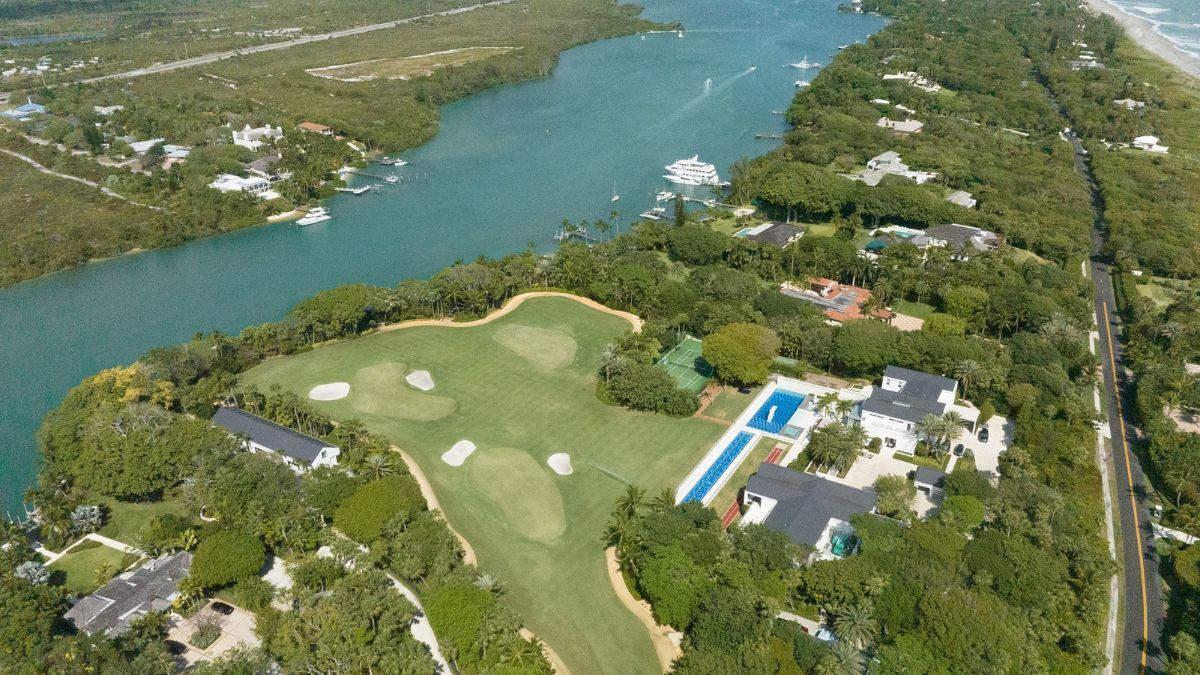 Photo of Tiger Woods Mansion