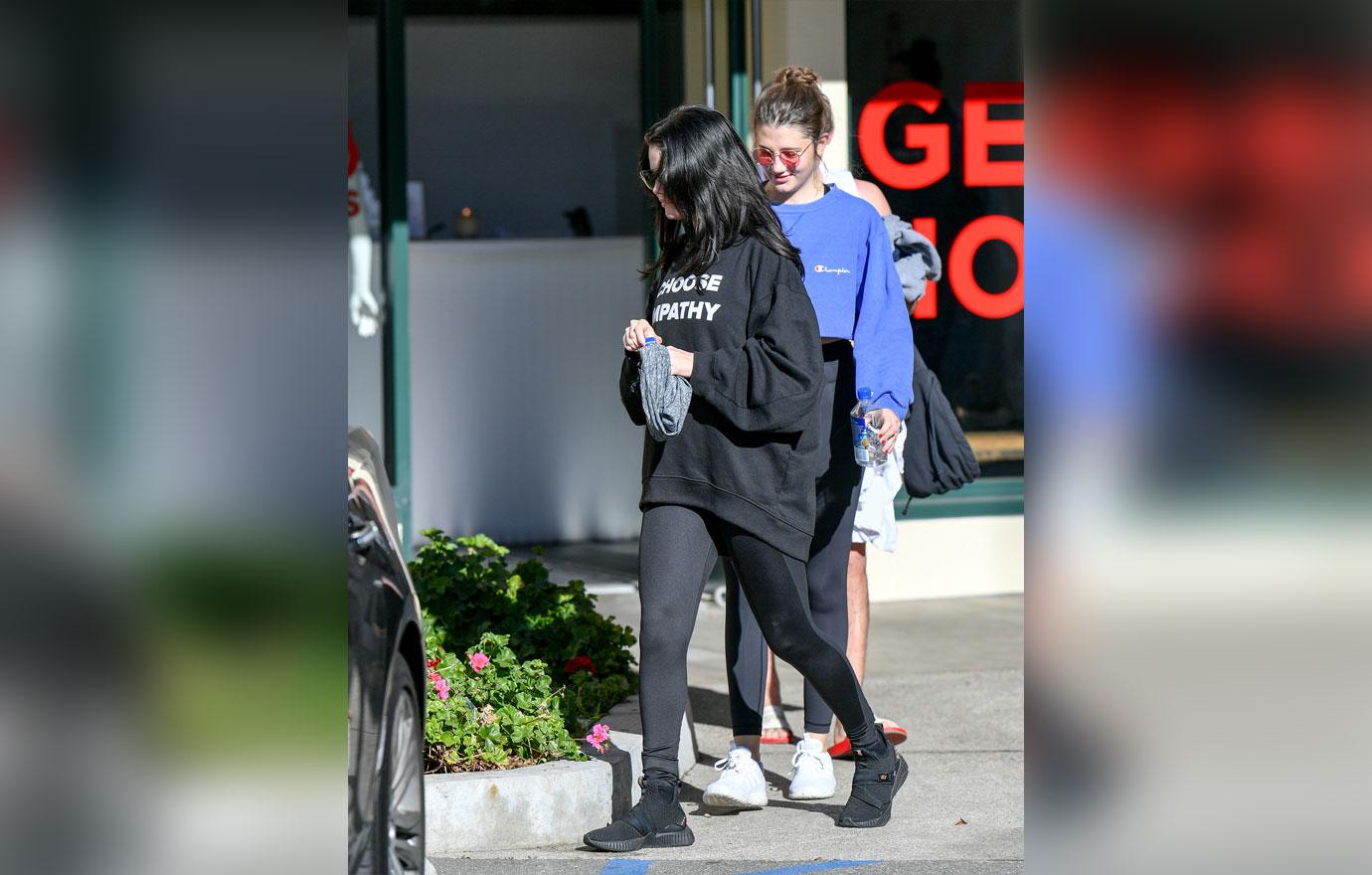 Selena Gomez Ends 2018 Healthy And Strong After Rehab Stint