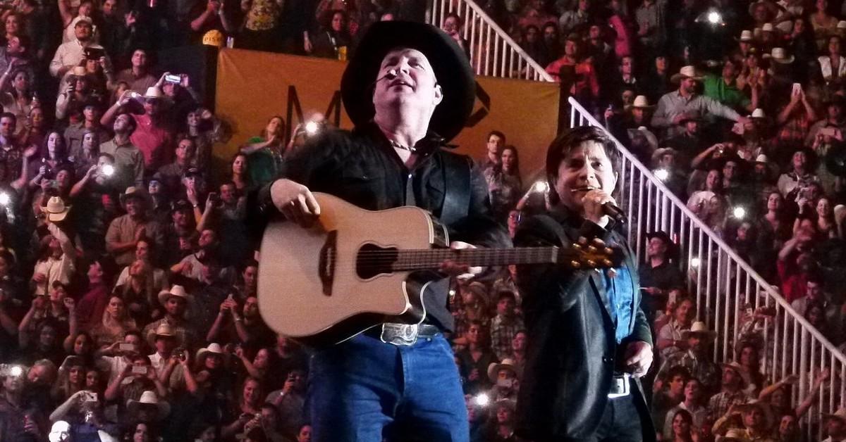 garth brooks rape case latest country icon demands sexual assault lawsuit be heard in federal court despite being warned his actions are high risk