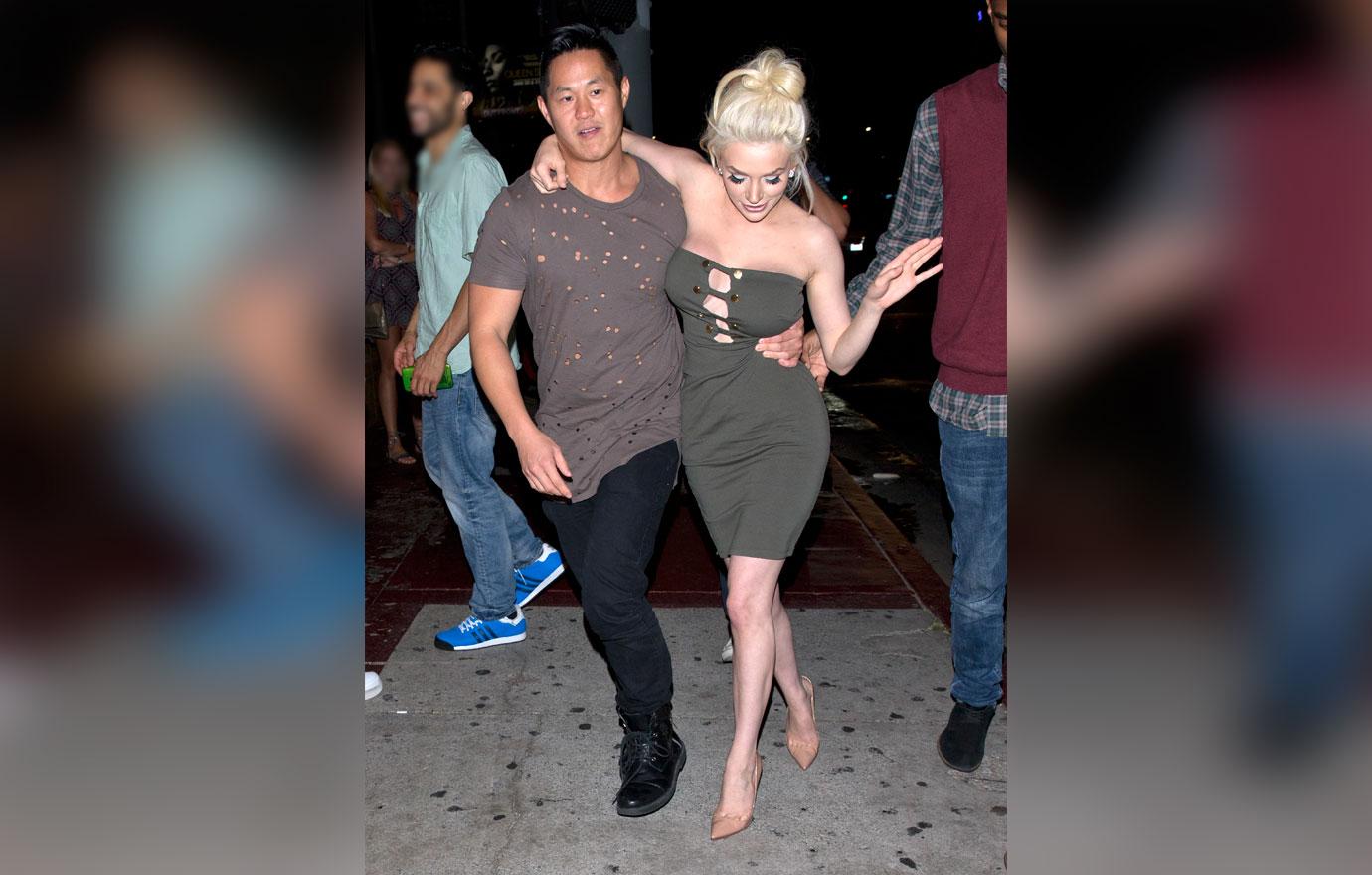 Pics Courtney Stodden Drunk Falling And Kissing Not Her Boyfriend 8481