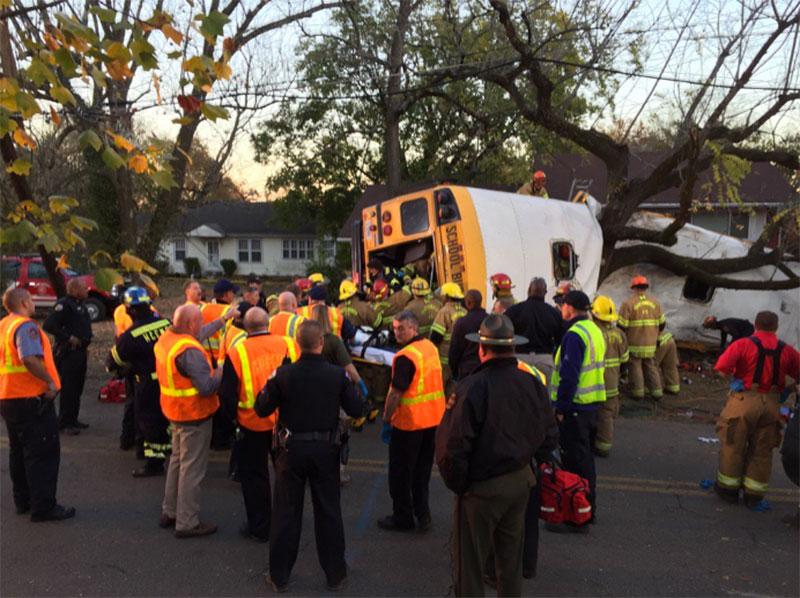 //elementary school bus crash  children killed tennessee