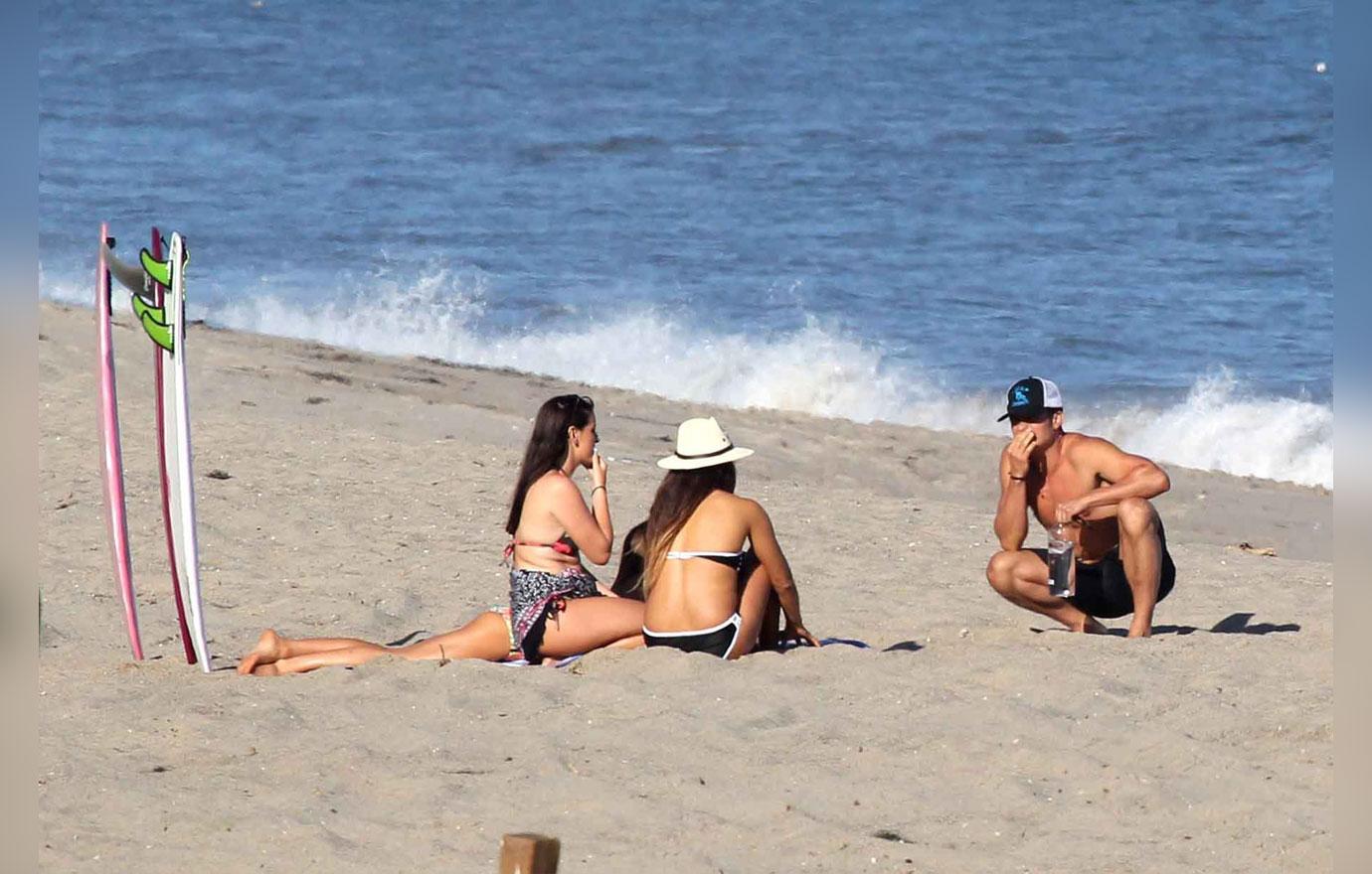 Katy Perry Orlando Bloom Split Shirtless Flirting Beach Babes Pics