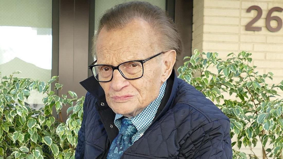 Larry King Hospitalized After Surgery