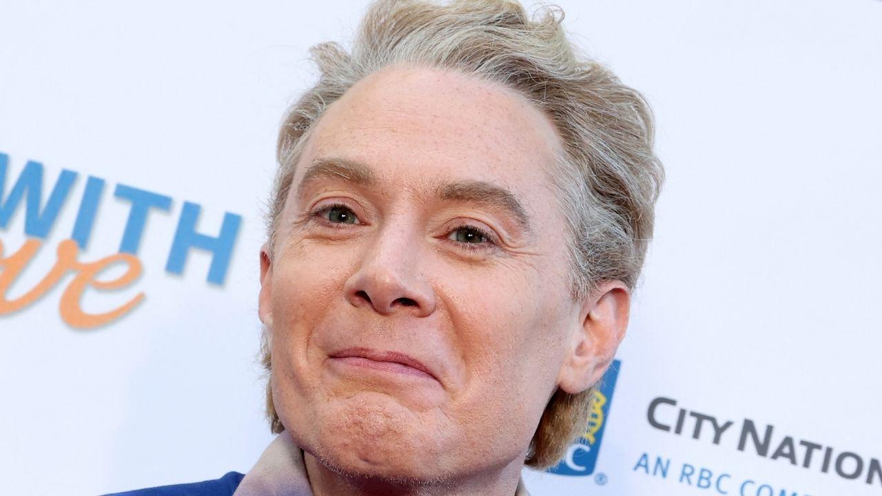 Image of Clay Aiken