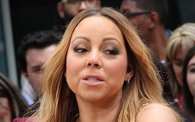 Oh Mimi Mariah Carey Has A Nip Slip In Sexy Black Dress 1760