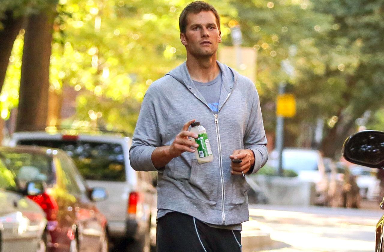 //tom brady quarterback dad bod beach photo pp