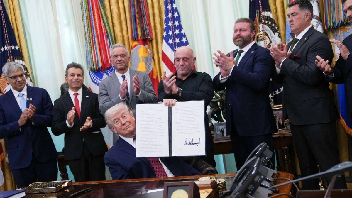 Photo of Donald Trump, Joe Rogan