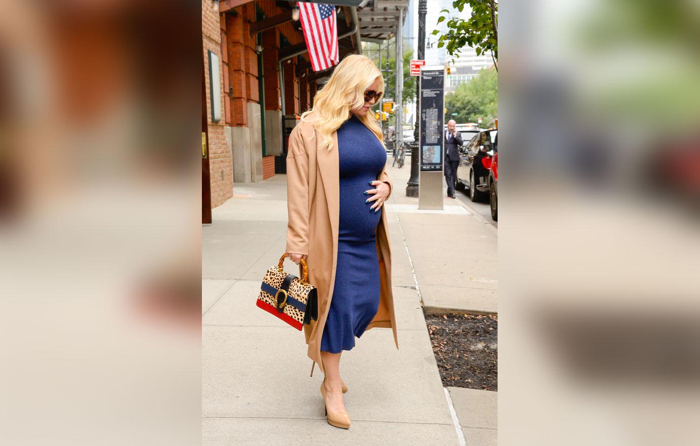 Pregnant Jessica Simpson Shows Off Baby Bump In Long Blue Dress