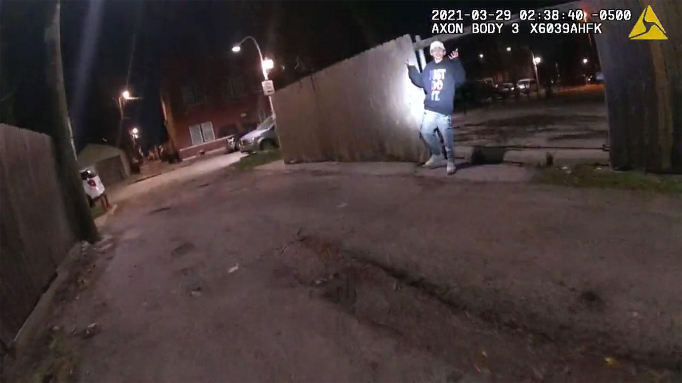 adam toledo chicago police shooting bodycam r