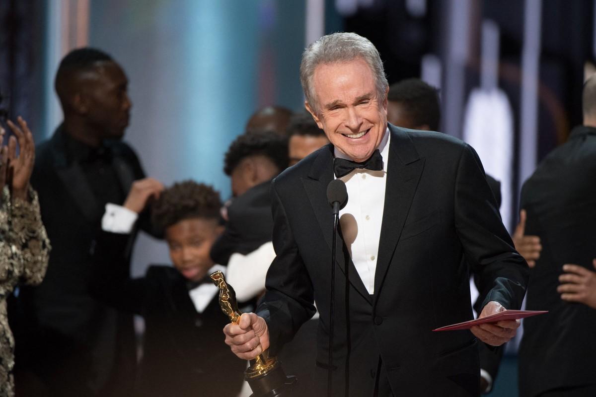 Warren Beatty was reportedly shocked to learn about Carly Simon's health struggles.