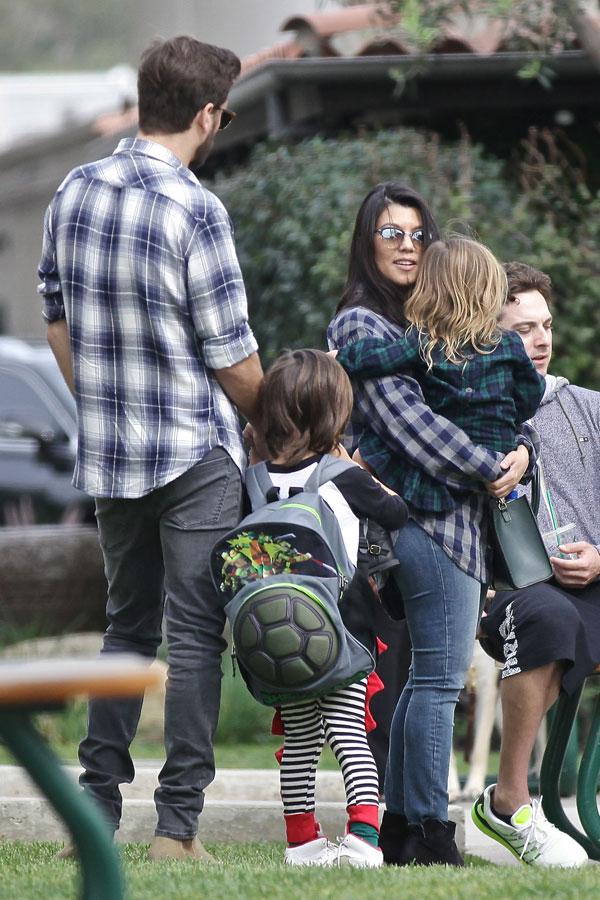 Kourtney Kardashian & Scott Disick Family Dinner