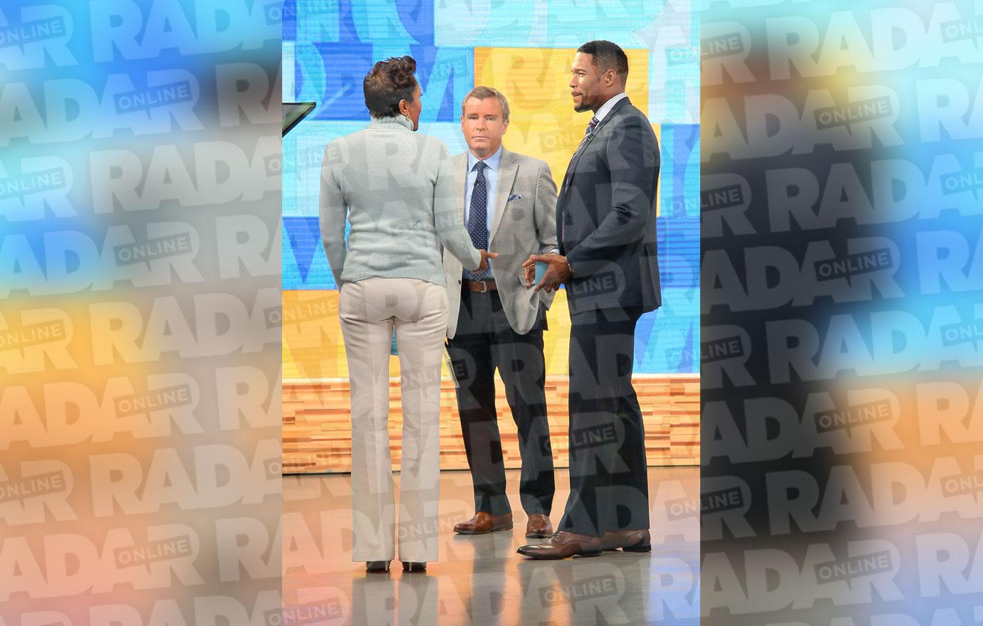 //michael strahan robin roberts on set gma confrontation