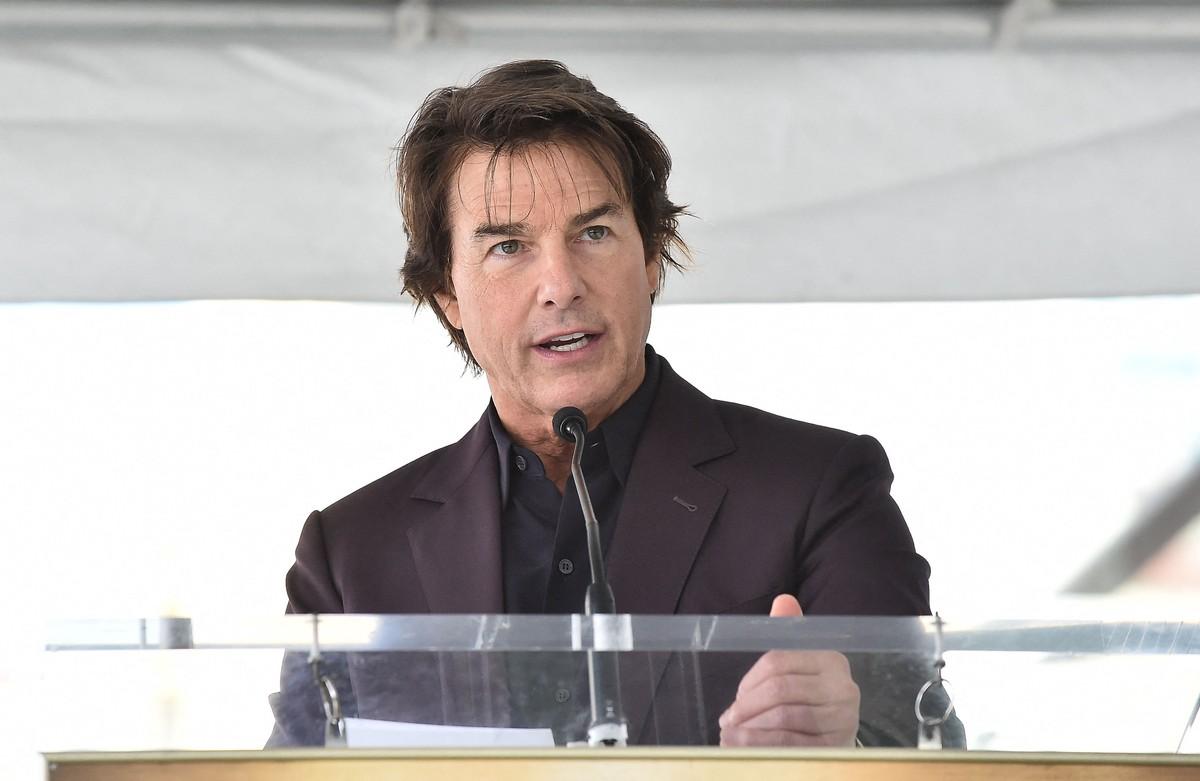Randy Quaid criticized Tom Cruise for casting Anne Hathaway instead of bringing back Nicole Kidman for the 'Days of Thunder' sequel.