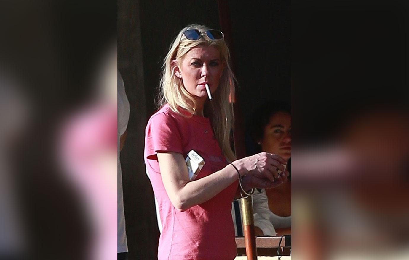 Tara Reid Looks Like Hot Mess Jewelry Shopping